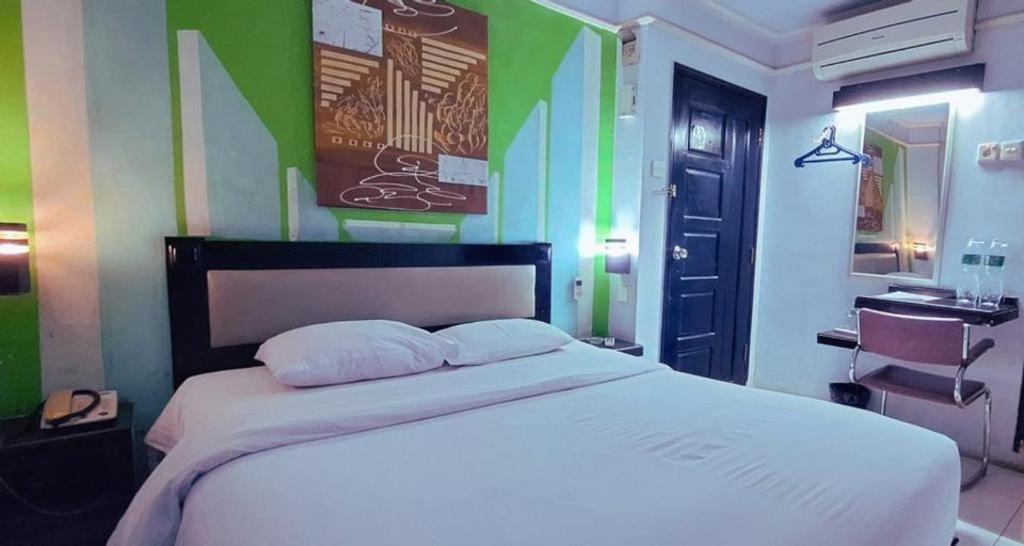 Hotel K77 Dumai Exterior foto